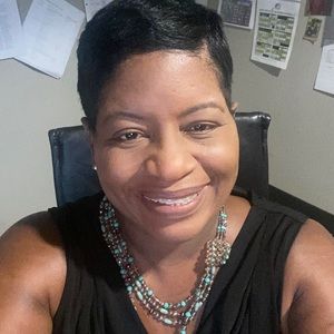 Meet your Posher, Dionne